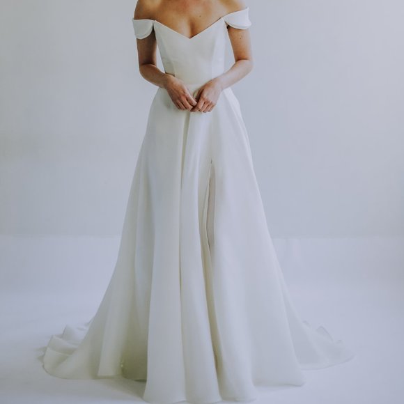 Leanne Marshall 'Eliza' - Picture 3 of 12